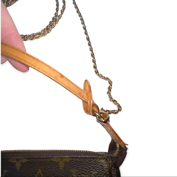 LOUIS VUITTON Pochette Accessoires Monogram Canvas Vintage Shoulder Bag w/ Chain - Picture 15 of 16